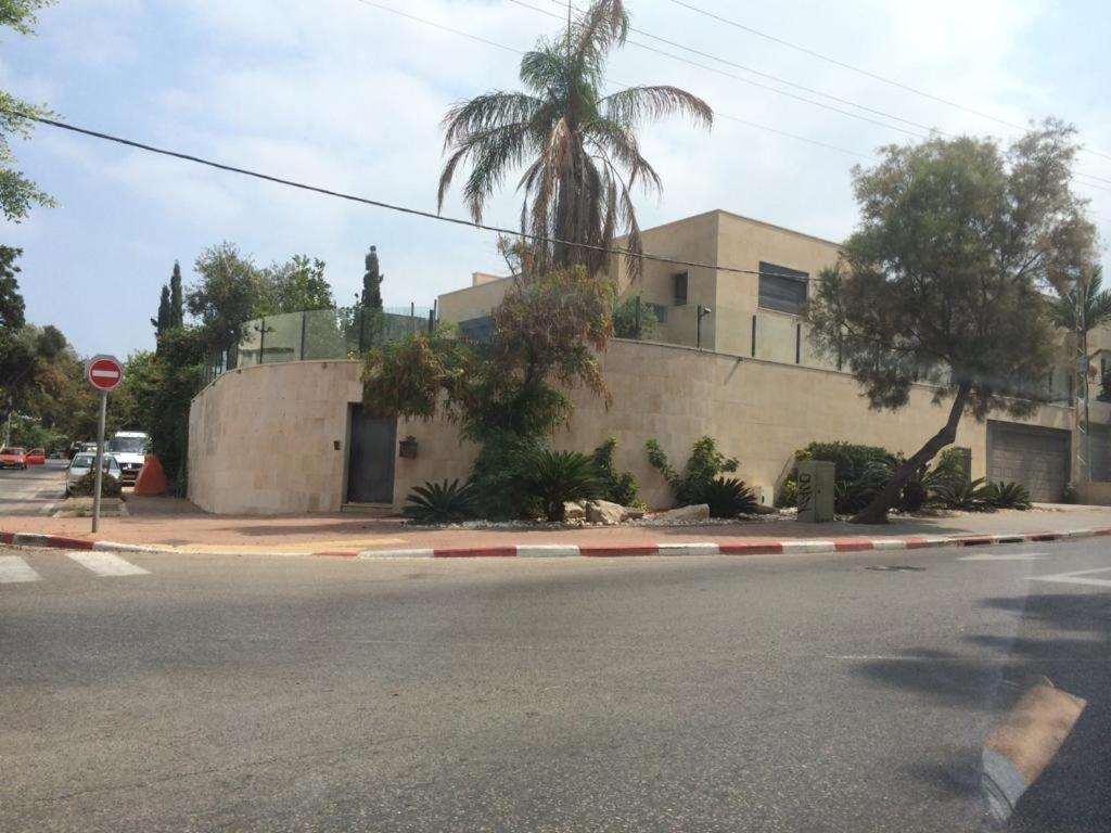 Last Minute Herzliya Apartment Exterior photo